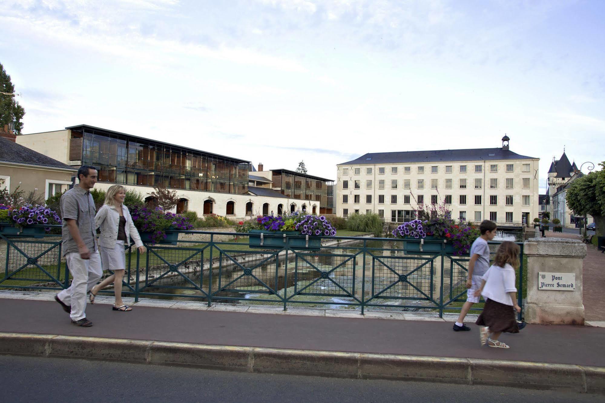Pierre & Vacances Le Moulin Des Cordeliers Loches Bagian luar foto